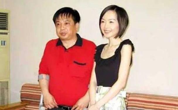 以血染的风采攻略（解锁隐藏技巧，提升战斗实力）